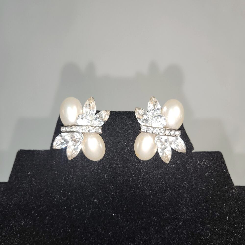 VTG-Inspired Faux Pearl and Rhinestone Cluster Earrings Silver-Tone Floral Studs
